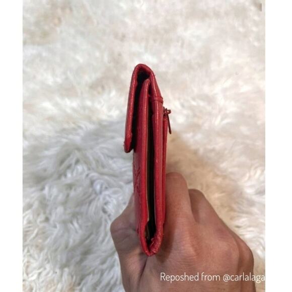 Buxton Quilted Cowhide Leather Wallet Trifold with Removable Check Book Holder - Picture 2 of 8